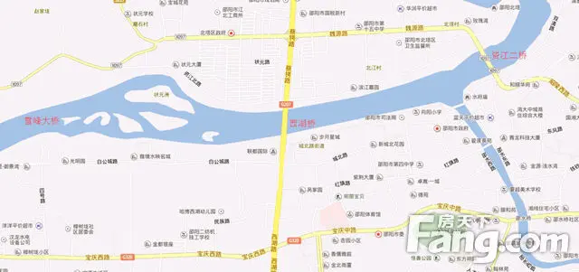 一桥飞架南北 雪峰大桥主塔初现横空凌驾之气势