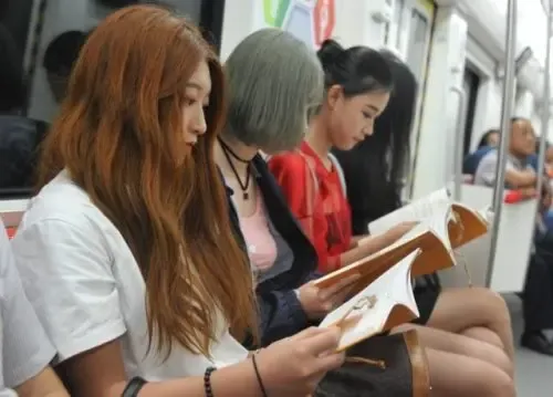 长春首次地铁图书漂流活动 和华润一起感受阅读的力量