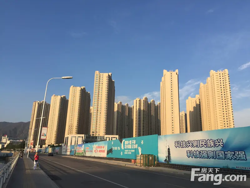 良好的空气,优美的居住环境,张家口楼盘维多利亚广场的下午洒满阳关