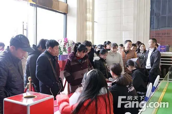 谁家人气爆棚？且看中环荣域再续传奇