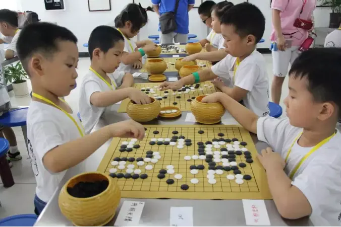 棋坛名将柯洁助阵蛇口杯全国中小学生围棋团体锦标赛