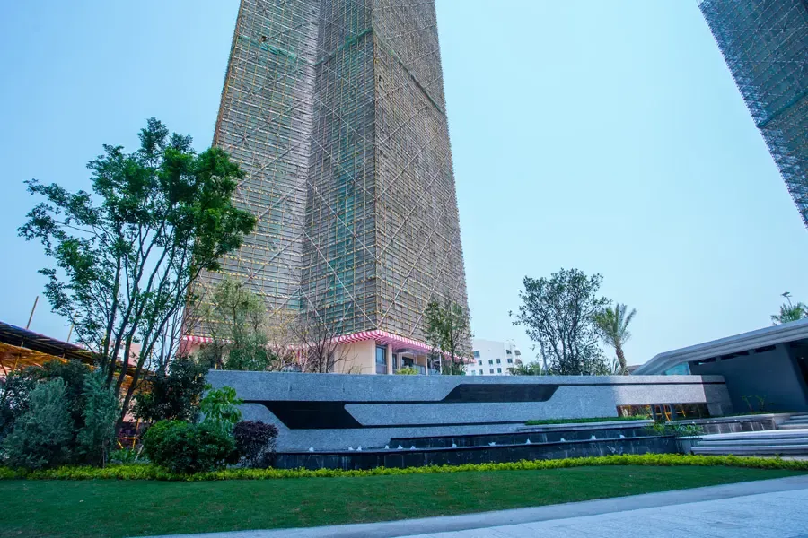 平时买点东西回去吃的情况也不少,所以附近有商超就很方便,新之城