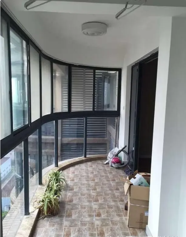 晒晒135平大房子从没见过这么大的阳台和卫生间长见识了