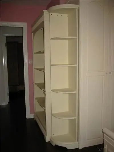 师傅给衣柜做了个半圆角,以为在偷工减料!入住后才发现,太实用