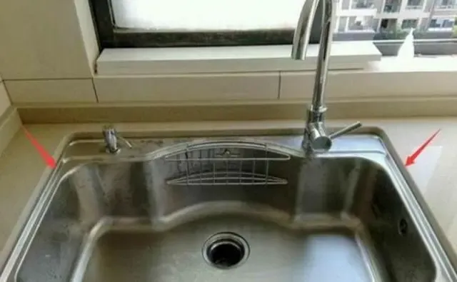 水槽安装好之后,师傅让我加200块,得知原因后,我答应了